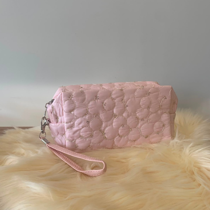 Necessaire Bordada Flor Rosa Bebê – Organizador para Maquiagem e Acessórios