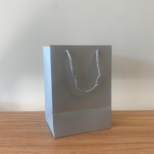 Sacola para Presente Pequena Prata com Frente Transparente – Kit com 3 Unidades