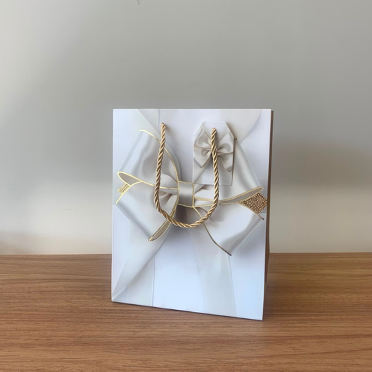 Sacola para Presente de Papel com Laço e Hot Stamping Branca – Kit com 3 Unidades