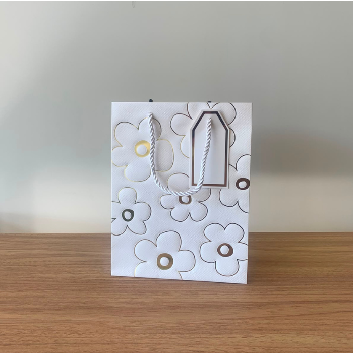Sacola para Presente de Papel Flor Branca com Hot Stamping  – Kit com 3 Unidades