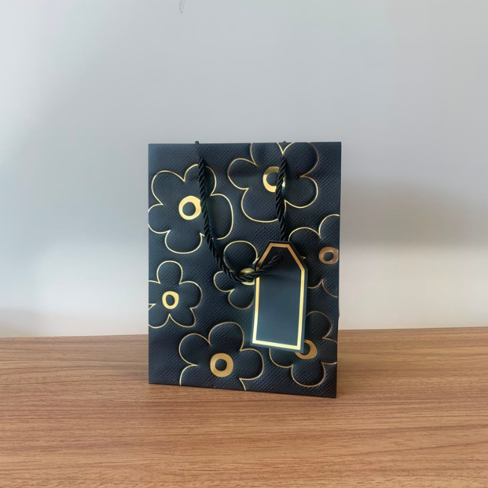 Sacola para Presente de Papel Flor Preta com Hot Stamping  – Kit com 3 Unidades