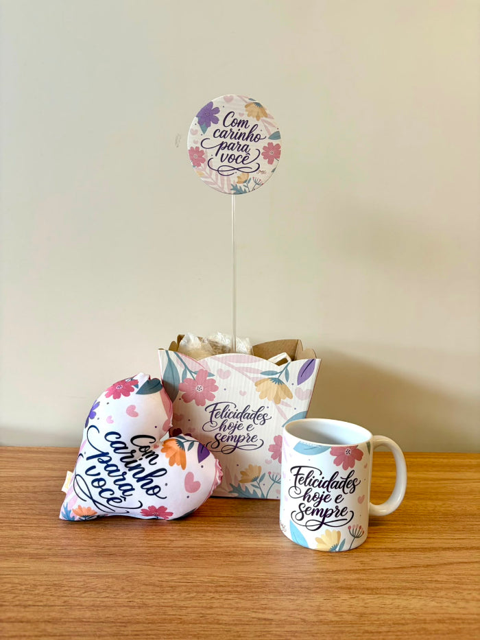 Kit Presente com Cachepô, Plaquinha, Mini Almofada e Caneca Com Carinho para Você Felicidades – KIT900