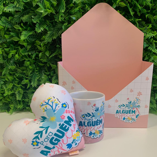 Caixa Envelope + caneca + mini almofada - Para alguém especial - Combo - KITCE752