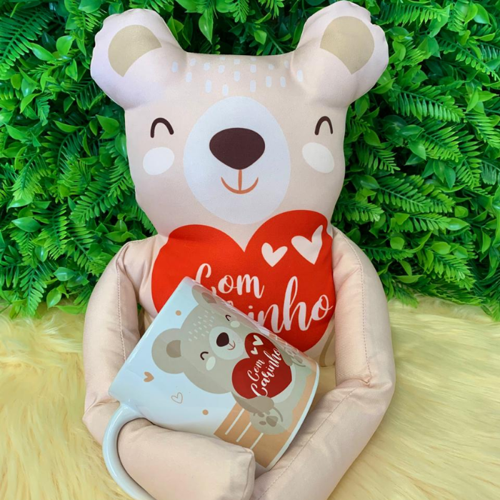 Kit Presente Caneca com Almofada Grudadinho Urso Bege Com Carinho | KIT797